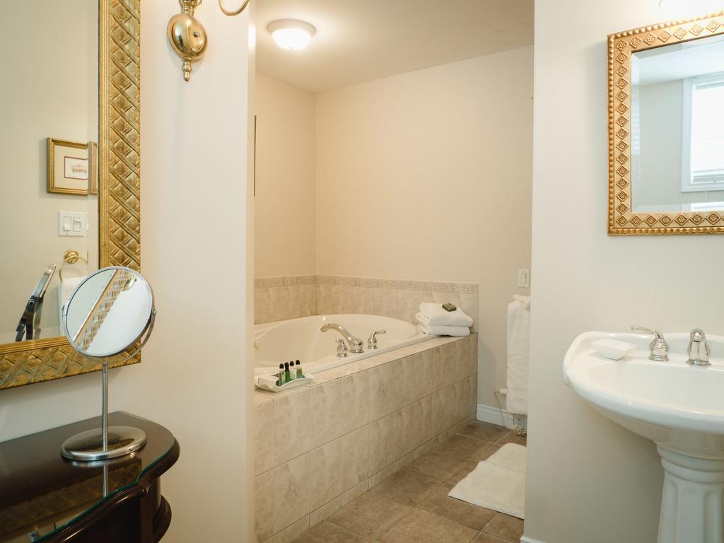 Green Acres Inn Kingston Bagian luar foto